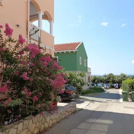 Ana Apartmán *