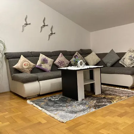 Ana * Petrčane