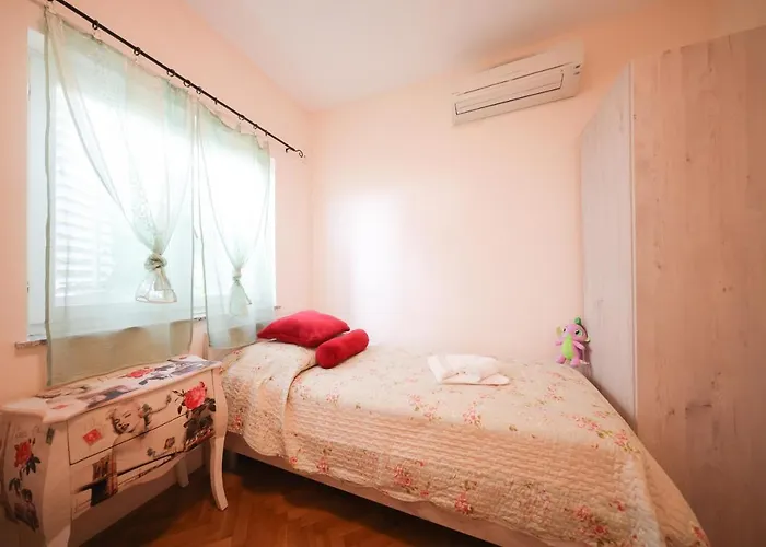 Ana Apartamento Petrčane