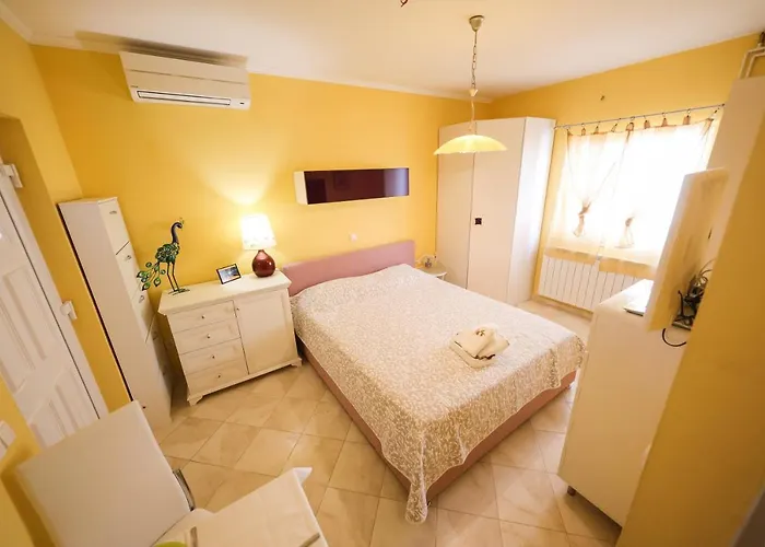Ana Apartamento