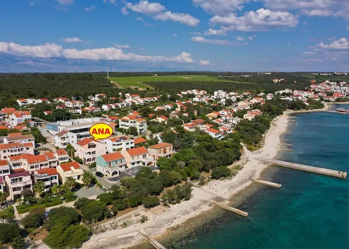 Ana بيتريتْشاني