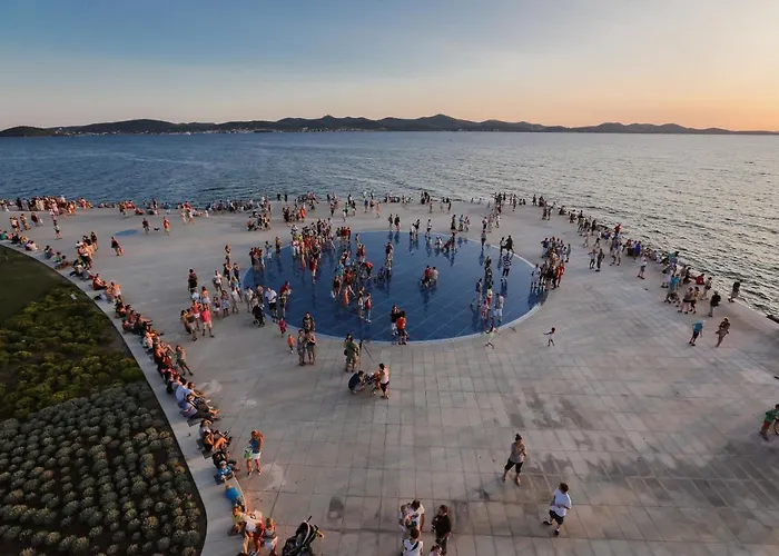 Ana * بيتريتْشاني