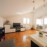Ana Apartment