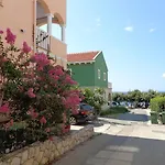 Ana Apartment *
