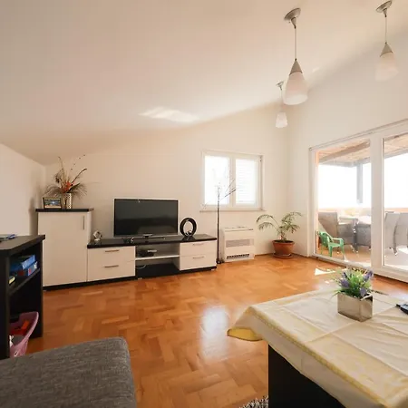Ana Apartment