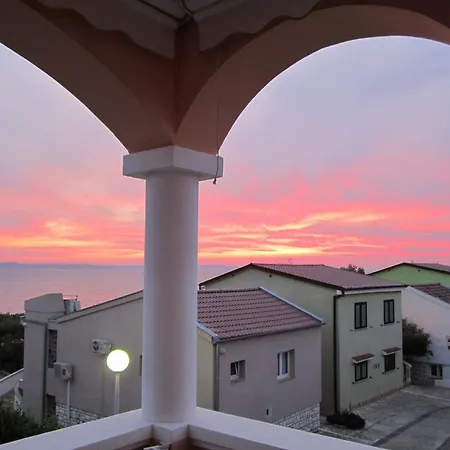 Ana Apartment *