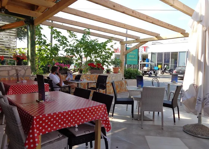 Апартаменты Ana *